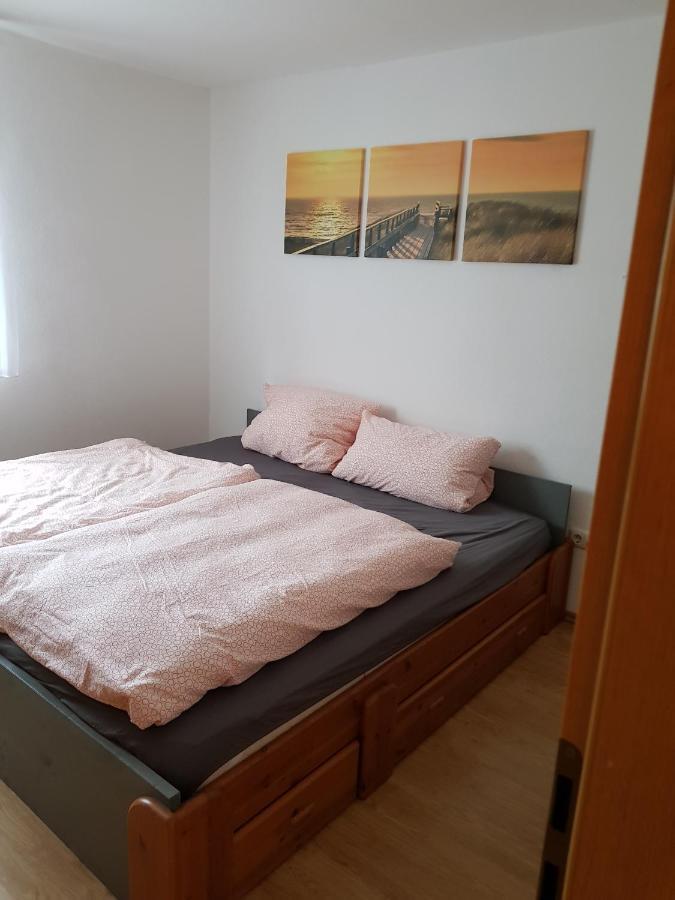 2 Zimmer Wohnung Mit Balkon - Naehe Messe Haar  Bagian luar foto