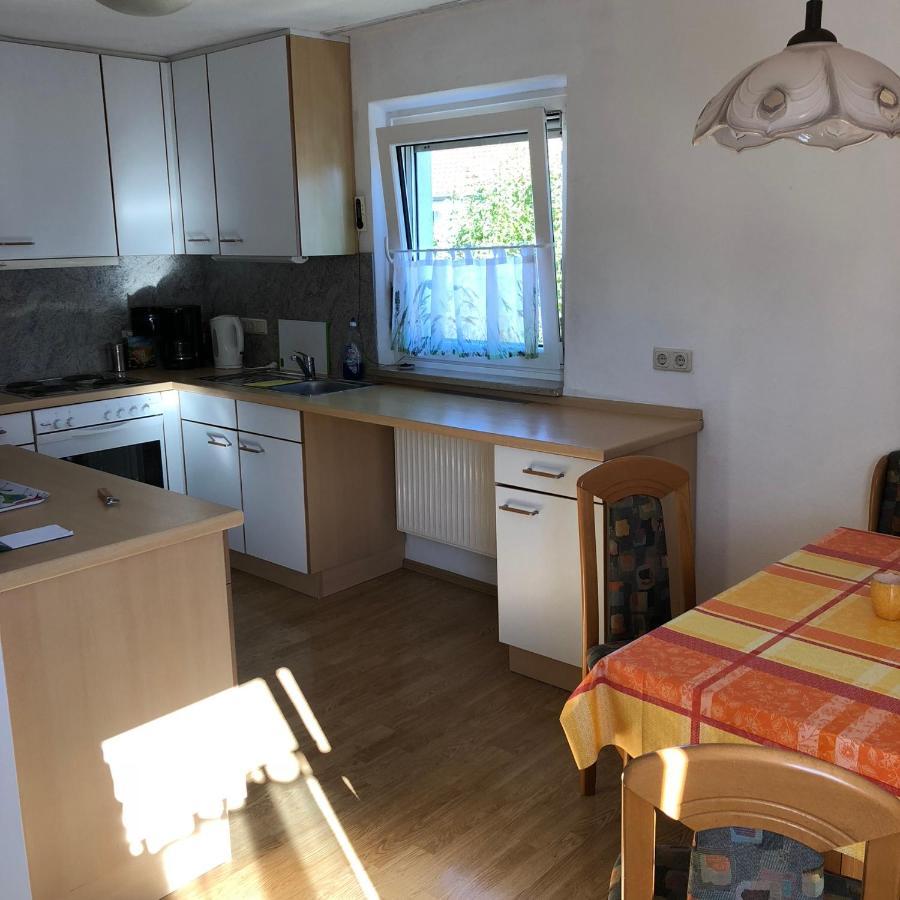 2 Zimmer Wohnung Mit Balkon - Naehe Messe Haar  Bagian luar foto